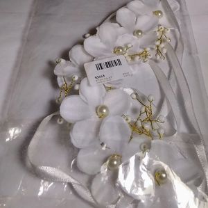 Bridesmaid hair accessory